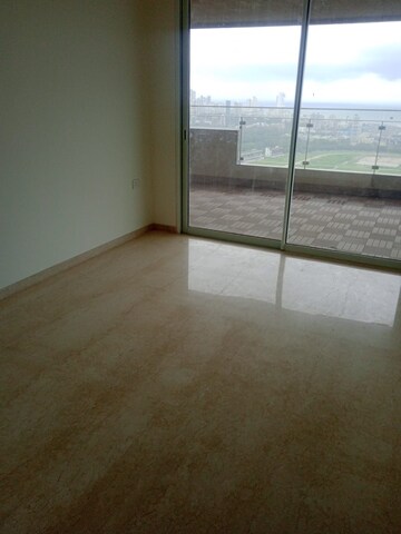 Room in 3 BHK Apartment at Lokhandwala Minerva Mahalaxmi, Mahalaxmi – for Rent
