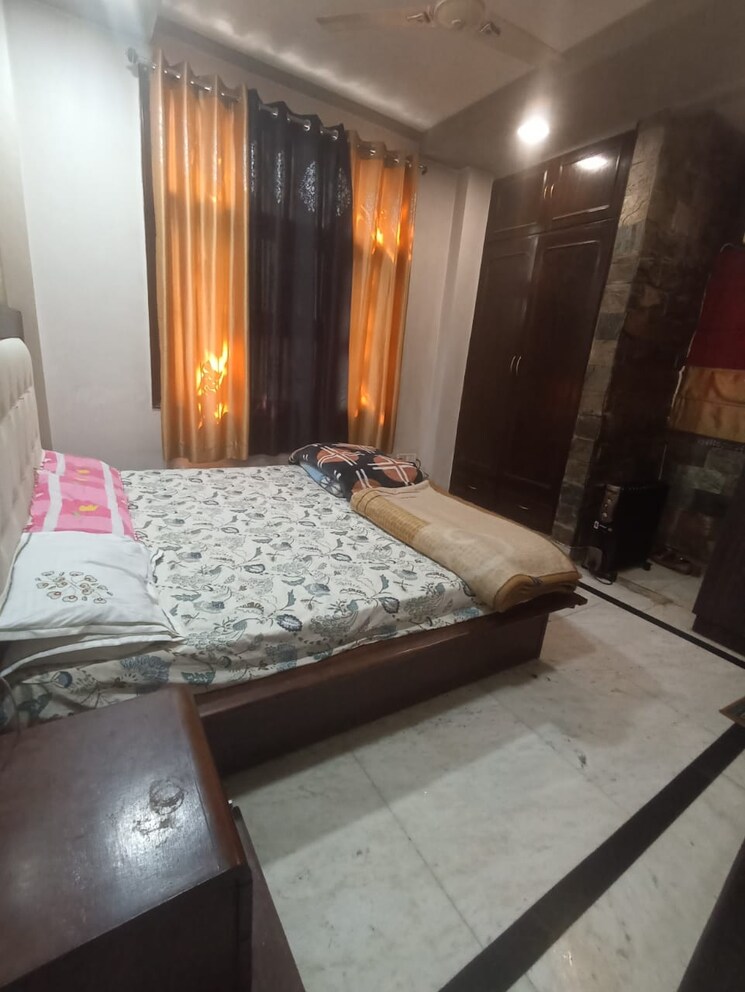 Bedroom, east of kailash 3 Bedroom 1300 Sq.Ft. Builder Floor In East Of Kailash Delhi 7987913