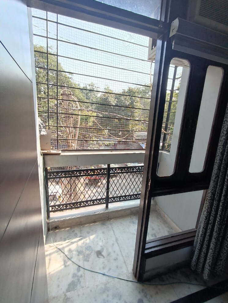 Balcony, east of kailash 3 Bedroom 1300 Sq.Ft. Builder Floor In East Of Kailash Delhi 7987913