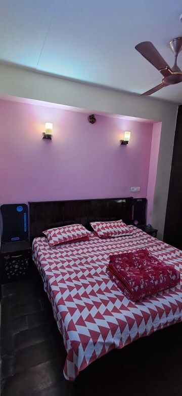 Bedroom in 2 BHK Apartment at Ajnara Gen X, Dundahera – for Rent