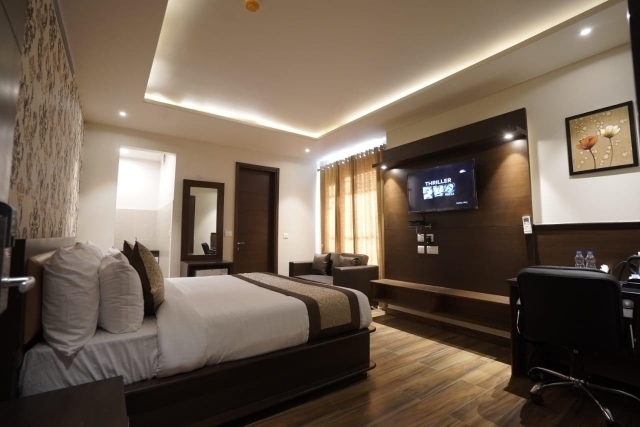 6+ BHK + Pooja Room,Servant Room,Study Room,Extra Room Independent House For Sale in Mishra Propati 