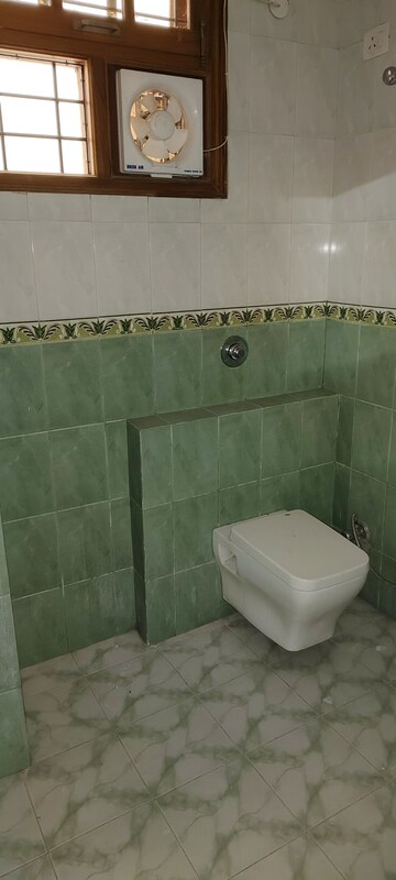Bathroom in 2 BHK Independent House at Gomti Nagar – for Rent
