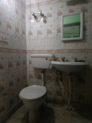 Attached Bathroom in 3 BHK Builder Floor at Uppal Southend, Sector 49 – for Sale