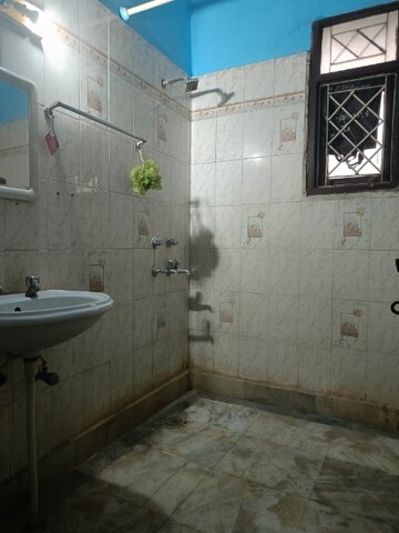 Bathroom in 3 BHK Builder Floor at Uppal Southend, Sector 49 – for Sale