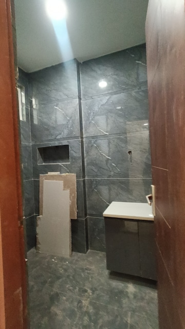 Master Bedroom in 3 BHK Villa at Gomti Nagar – for Sale