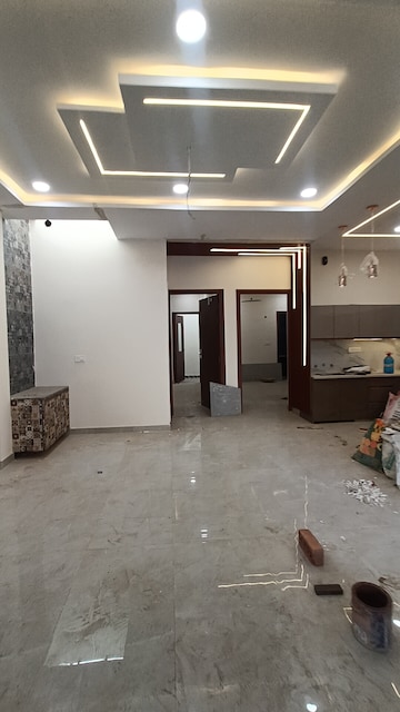 Parking in 3 BHK Villa at Gomti Nagar – for Sale