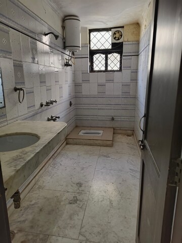 Balcony in 3 BHK Builder Floor at Palam Vihar Residents Association, Palam Vihar – for Rent