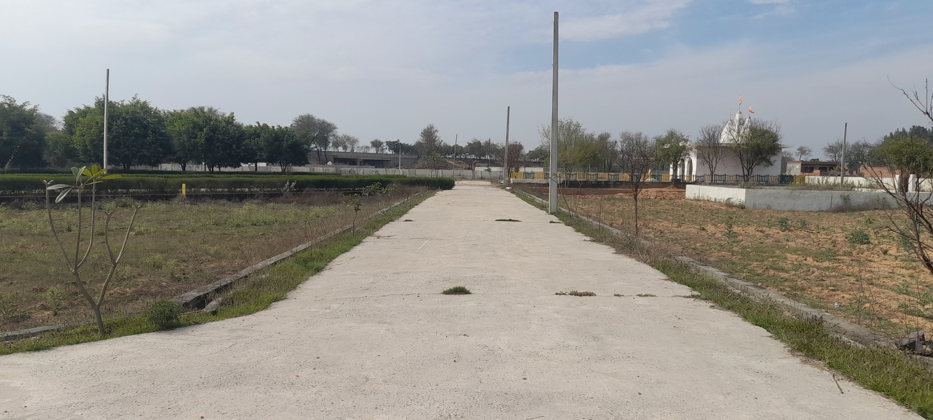 Plot For Sale in Plot For Sale Near Yamuna