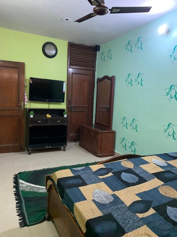 Bedroom in 2.5 BHK Builder Floor at Mehrauli – for Rent