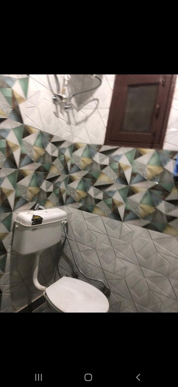 Bathroom in 2.5 BHK Builder Floor at Mayur Vihar – for Rent