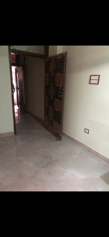 Room in 2.5 BHK Builder Floor at Mayur Vihar – for Rent