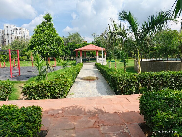 Garden, jewar  198 Sq.Yd. Plot In Jewar Greater Noida 7989074