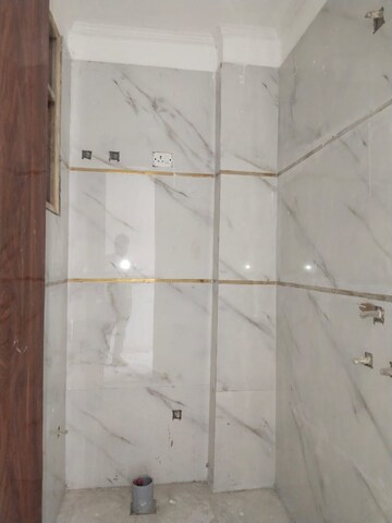 Bathroom in 1 BHK Apartment at Palm Residency Chhatarpur, Chattarpur – for Rent