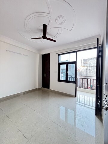 Room in 1 BHK Apartment at Palm Residency Chhatarpur, Chattarpur – for Rent