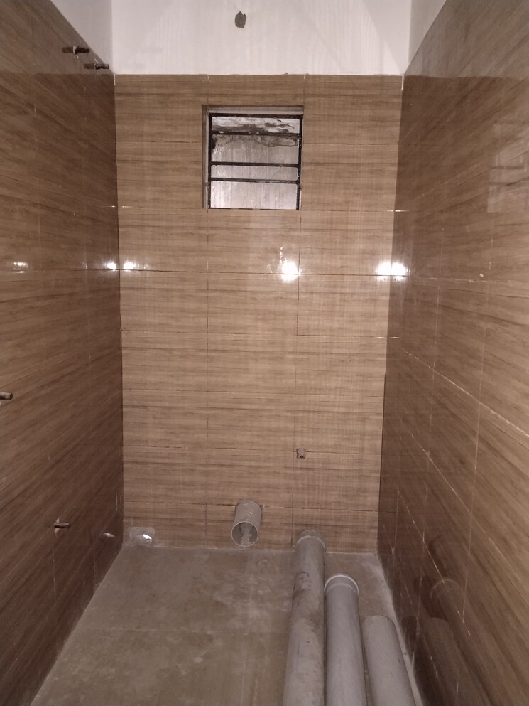 Bathroom, lake town 2 Bedroom 550 Sq.Ft. Apartment In Lake Town Kolkata 7989430