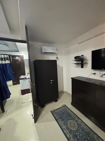 Master Bedroom in 1 BHK Apartment at Palm Residency Chhatarpur, Chattarpur – for Rent
