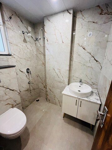 Bathroom in 2 BHK Apartment at Rajpur Road – for Sale
