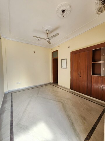 Room in 2 BHK Apartment at Palm Residency Chhatarpur, Chattarpur – for Rent
