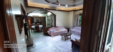 Master Bedroom in 4 BHK Villa at Thaltej – for Rent