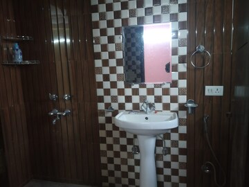 Master Bedroom in 2 BHK Apartment at Palm Residency Chhatarpur, Chattarpur – for Rent