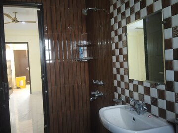Bathroom in 2 BHK Apartment at Palm Residency Chhatarpur, Chattarpur – for Rent