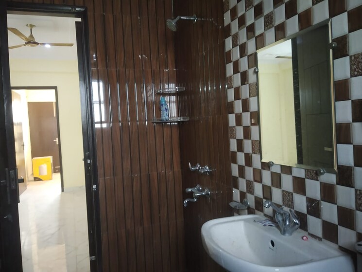 Bathroom, palm-residency-chhatarpur 2 Bedroom 1000 Sq.Ft. Apartment In Chattarpur Delhi 7989522