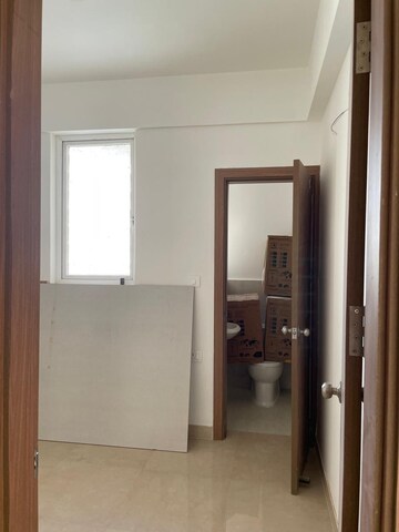 Room in 3 BHK Apartment at Century Breeze, Jakkuru – for Rent