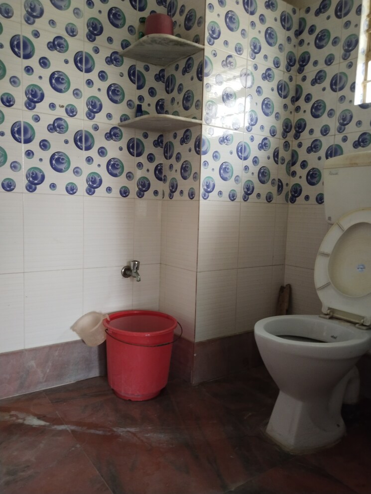 Bathroom, baguiati 2 Bedroom 945 Sq.Ft. Apartment In Baguiati Kolkata 7989597