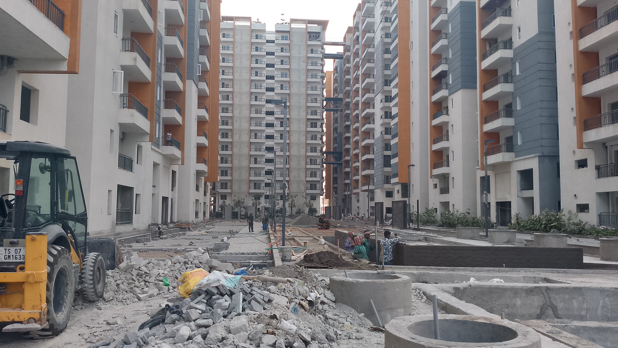 4 BHK + Pooja Room Apartment For Sale in Hallmark Skyrena