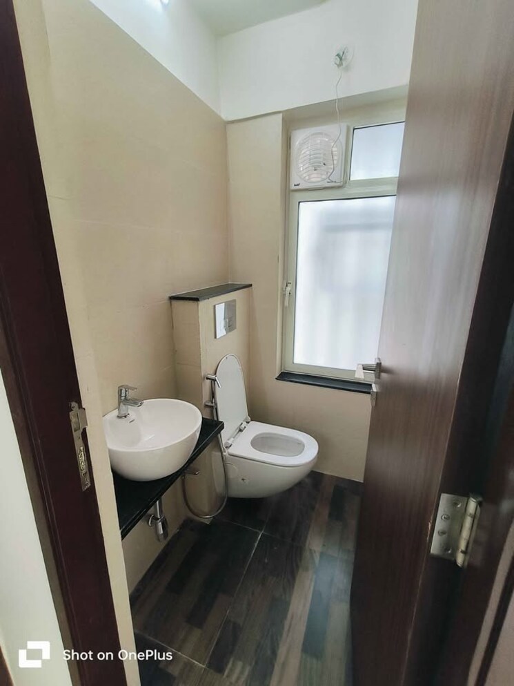 Bathroom, om-sai-chs-chembur 1 Bedroom 518 Sq.Ft. Apartment In Chembur Mumbai 7989745