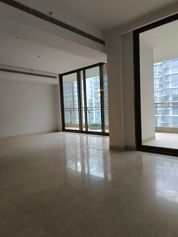 Room in 4 BHK Apartment at M3M Golf Estate, Sector 65 – for Rent