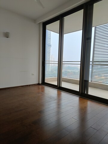 Room in 4 BHK Apartment at M3M Golf Estate, Sector 65 – for Rent