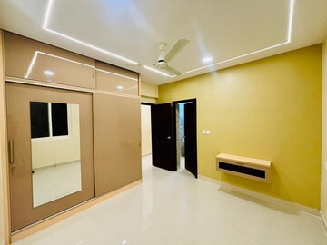 Room in 3 BHK Builder Floor at Hsr Layout – for Rent