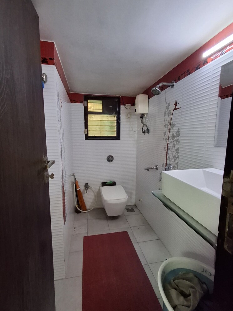 Bathroom, roop-darshan-apartments 1 Bedroom 510 Sq.Ft. Apartment In Andheri West Mumbai 7989912
