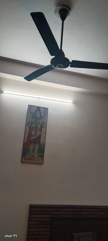 Room in 1 BHK Builder Floor at Laxmi Nagar – for Rent