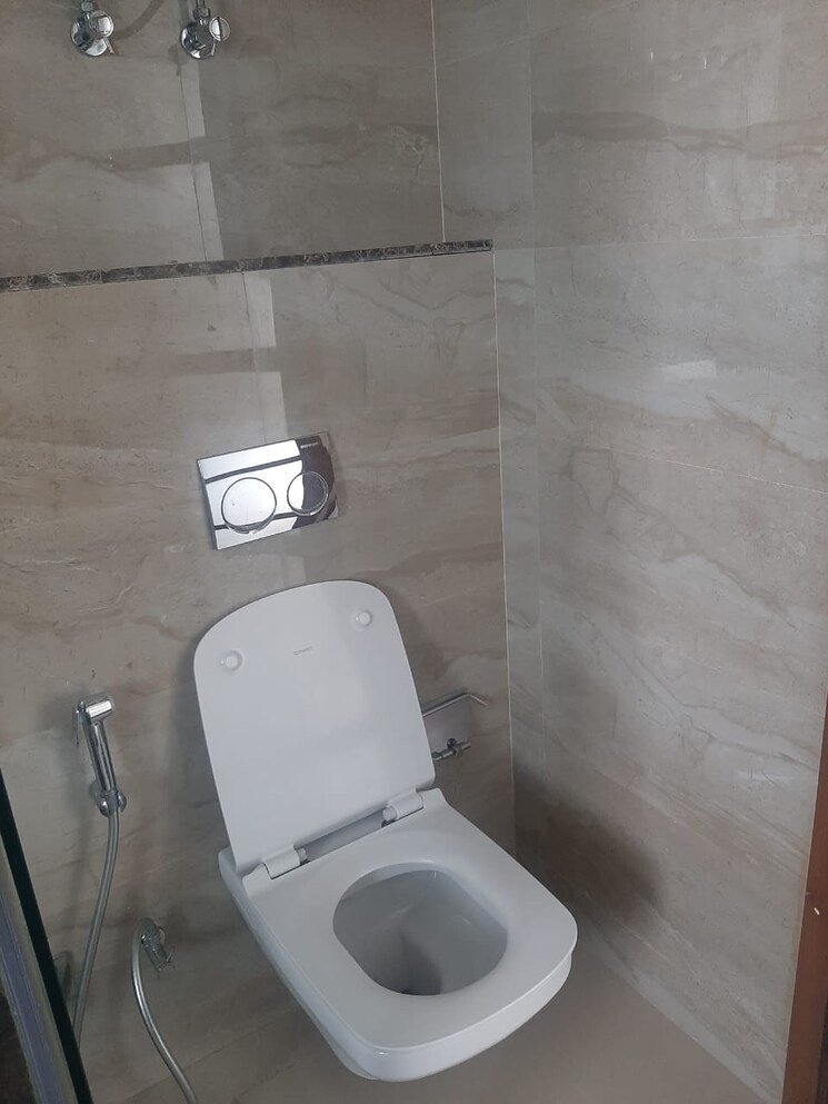 Bathroom, pioneer-park-presidia 3 Bedroom 2595 Sq.Ft. Apartment In Sector 62 Gurgaon 7990129