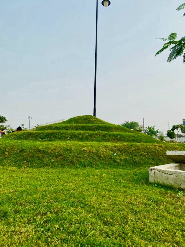 Garden, kailasha-enclave 4 Bedroom 2700 Sq.Ft. Villa In Sultanpur Road Lucknow 7990248