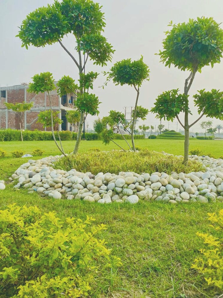 Garden, kailasha-enclave 4 Bedroom 2700 Sq.Ft. Villa In Sultanpur Road Lucknow 7990248