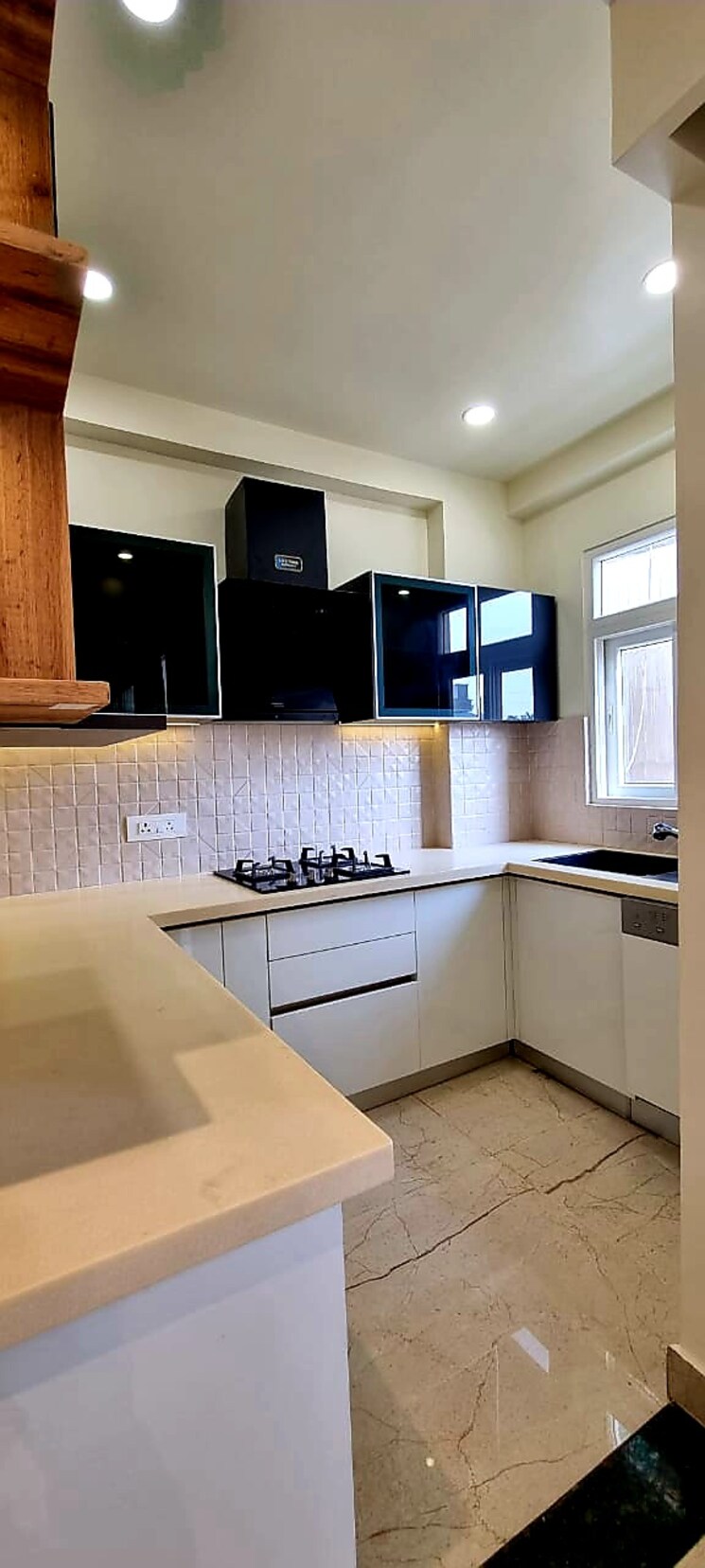 Kitchen, tejas-greenberry-signatures 2.5 Bedroom 1036 Sq.Ft. Apartment In Vrindavan Yojna Lucknow 7990263