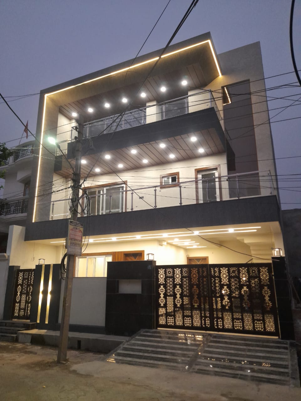 3 BHK + Pooja Room 2250 Sq.Ft. Builder Floor in BPTP The Deck