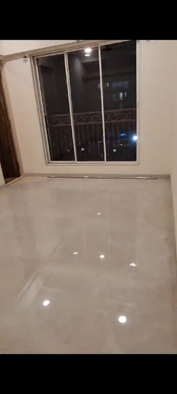 Room in 2 BHK Apartment at Ghatkopar East – for Rent