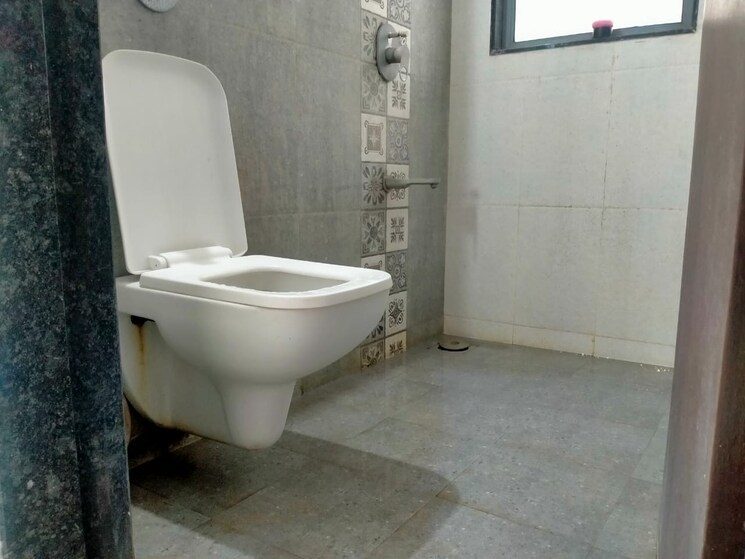 Bathroom, saarrthi-skybay-ii 1 Bedroom 402 Sq.Ft. Apartment In Mahalunge Pune 7990379