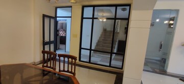 Staircase in 4 BHK Villa at Sushant Lok 3, Sector 57 – for Rent