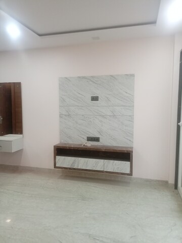 Room in 2 BHK Builder Floor at Ramesh Nagar – for Sale