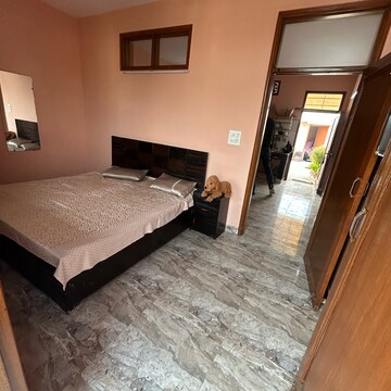 Room in 1 BHK Builder Floor at Lajpat Nagar ii – for Rent