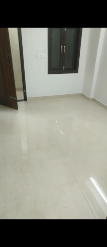 Room in 1 BHK Builder Floor at Mehrauli – for Rent