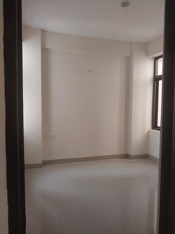 Room in 3 BHK Apartment at Amolik Sankalp, Sector 85 – for Rent