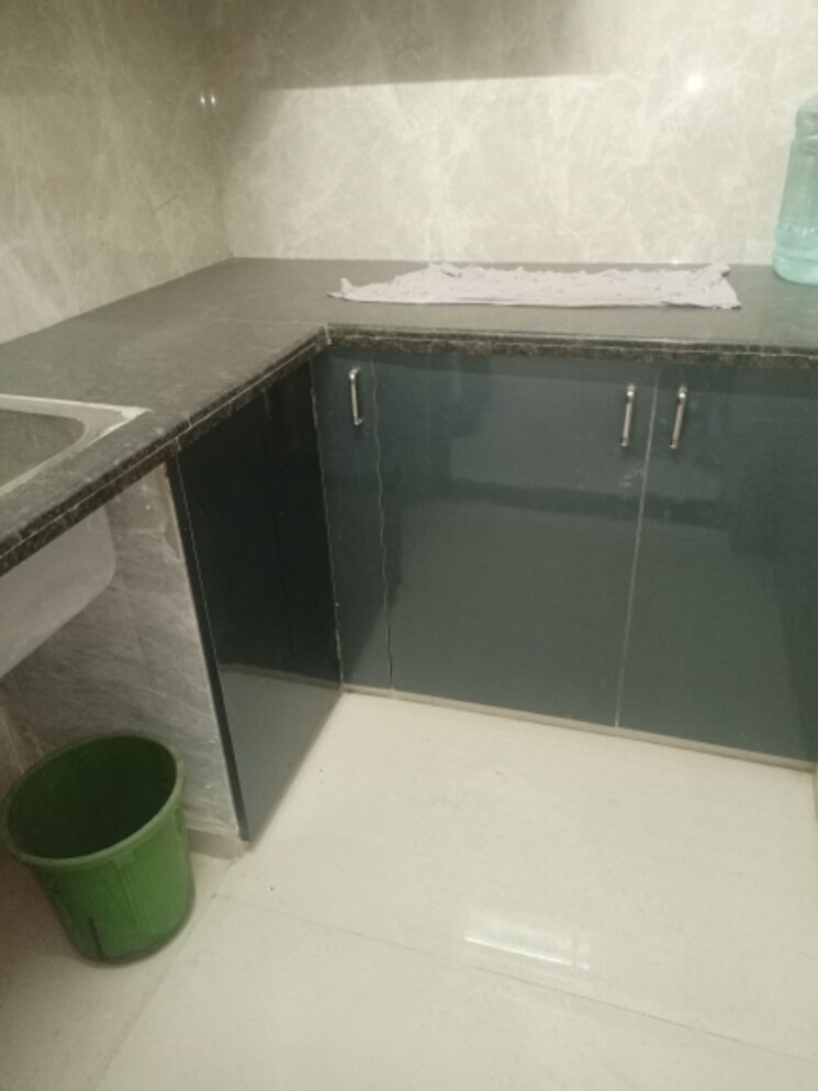 Kitchen, moti nagar 3 Bedroom 900 Sq.Ft. Builder Floor In Moti Nagar Delhi 7990478