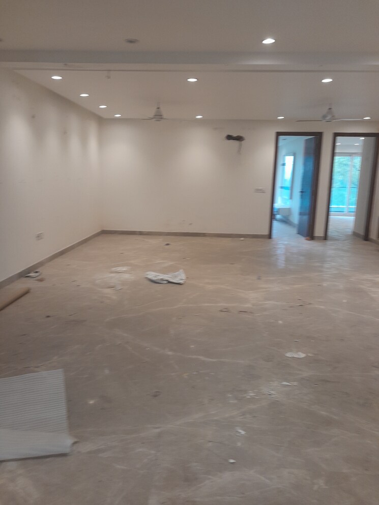 undefined, lok vihar 3 Bedroom 285 Sq.Yd. Builder Floor In Lok Vihar Delhi 7990518