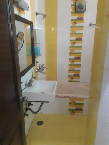 Staircase in 2.5 BHK Independent House at RWA Apartments Sector 27, Sector 27 – for Rent